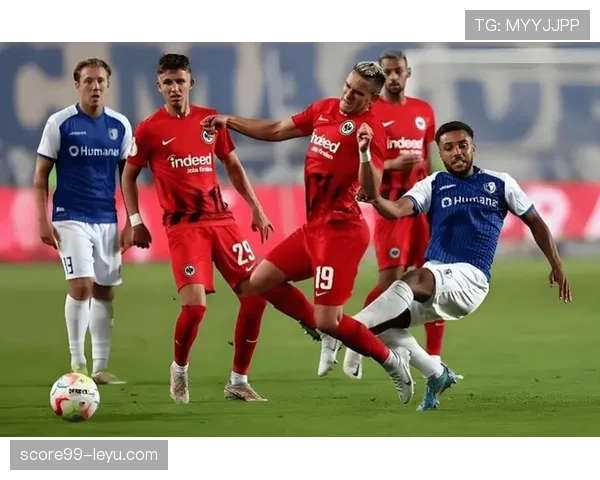 里昂防线稳固再现强势,严密防守助力球队冲击晋级 里昂防线稳固再现强势,严密防守助力球队冲击晋级