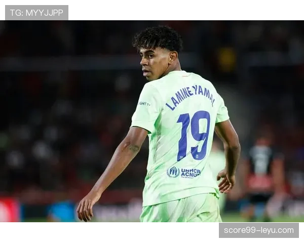 拉菲尼亚表现抢眼，助球队开启辉煌新篇章