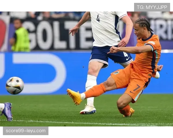 荷兰天才哈维·西蒙斯状态火热，出色表现引豪门争抢